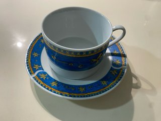 Taza y platillo azul y dorado Cantidad 5
