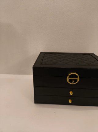 Portagioie grande nero con dettagli oro