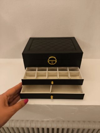 Portagioie grande nero con dettagli oro