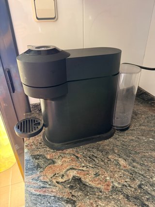 Cafetera Nespresso Vertuo Pop Negra
