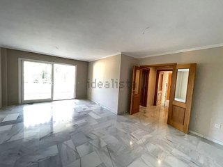 Piso en alquiler en El Mayorazgo - El Limonar en Málaga