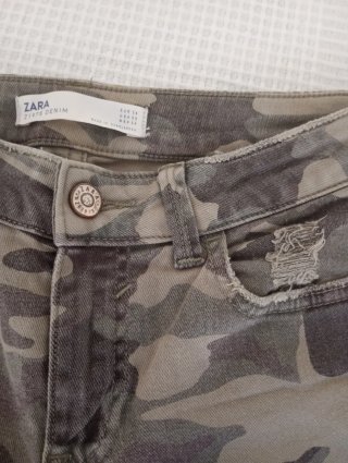 Pantalones Zara Camuflaje Talla 34