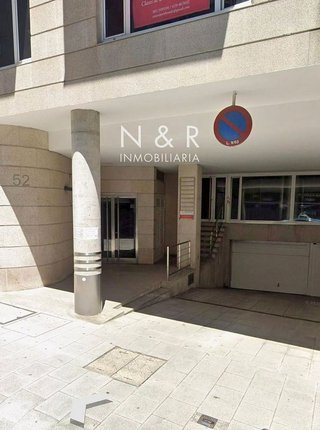 Garaje en venta en Ensanche - Sar en Santiago de Compostela