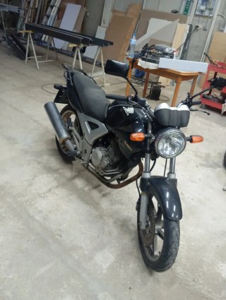 Honda CBF 250cc Negra