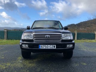 Toyota Land Cruiser 100 2004