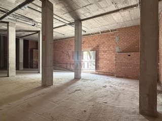 Local comercial en alquiler en El Mayorazgo - El Limonar en Málaga