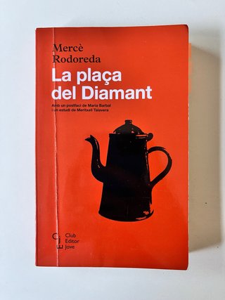 Libro lectura La plaça del Diamant.
