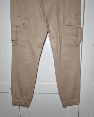 Pantalón beige talla L, renatta&go