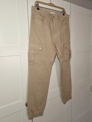 Pantalón beige talla L, renatta&go