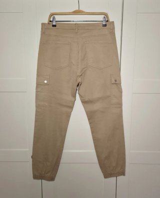 Pantalón beige talla L, renatta&go