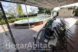 Chalet en venta en La Conarda-Montesano en Bétera