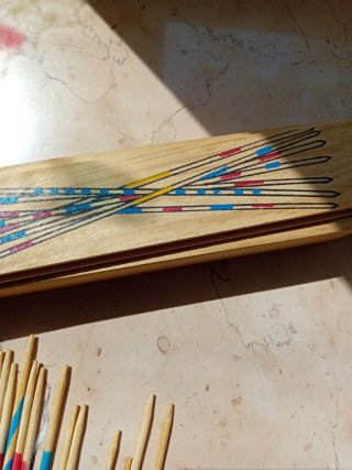 Gioco Shanghai in legno con bastoncini colorati