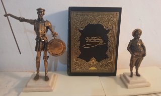 Libro y Figuras Bronce Don Quijote y Sancho Panza