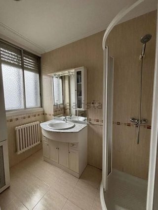 Piso en venta en As Lagoas en Ourense