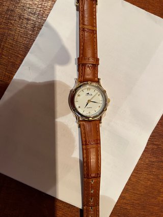 Reloj Lotus Mujer dorado y correa en Marron.