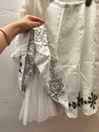 Falda blanca de verano