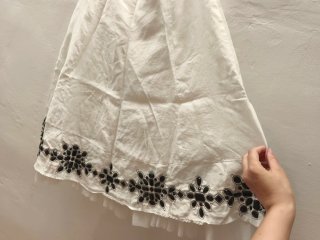 Falda blanca de verano