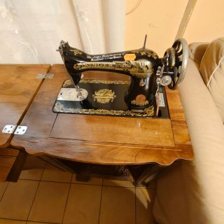 Máquina de coser Singer antigua