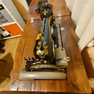 Máquina de coser Singer antigua