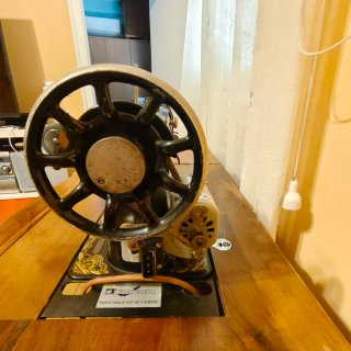 Máquina de coser Singer antigua