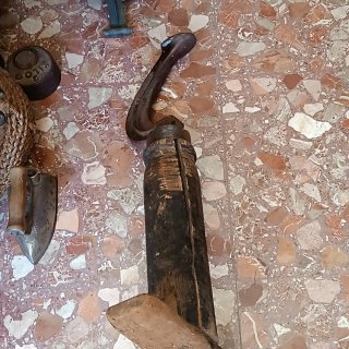 Yunque zapatero antiguo con peana madera 63cm