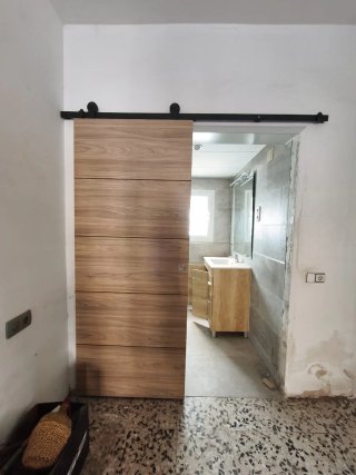 Puerta corredera madera maciza 83x2,03 guia 1,86