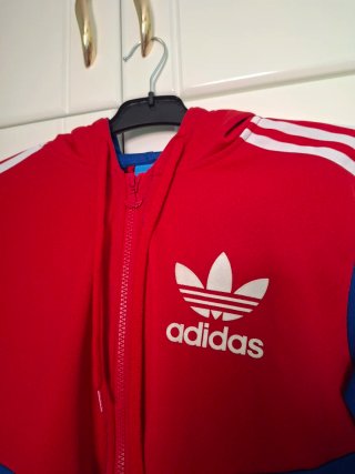 Chaqueta Adidas con capucha Talla XS