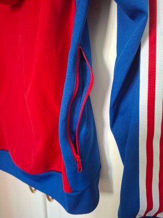 Chaqueta Adidas con capucha Talla XS