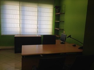 Oficina en alquiler en La Chantría - La Lastra en León