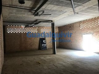 Local comercial en alquiler en Centro - Doña Mercedes en Dos Hermanas