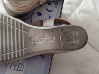 Sandalias doradas mujer