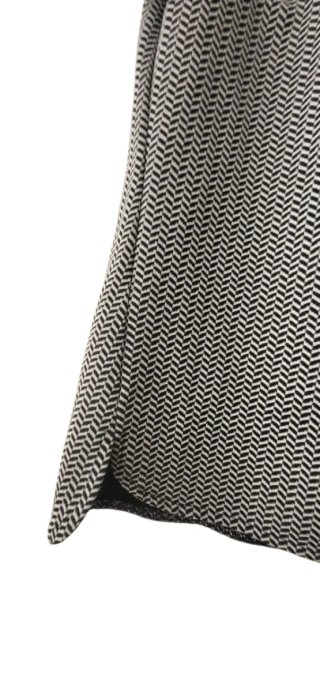 Camiseta de vestir gris y negra