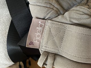 Mochila Portabebés Fidella Gris