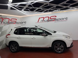 Peugeot 2008 Allure 1.2 PureTech 110 S&S
