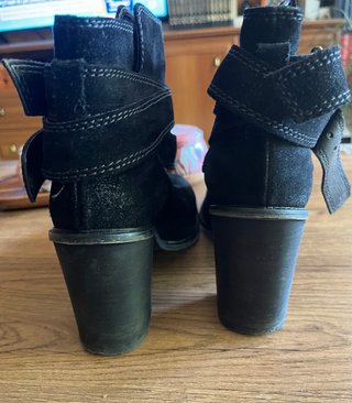 Botines ZARA negros tacón hebillas