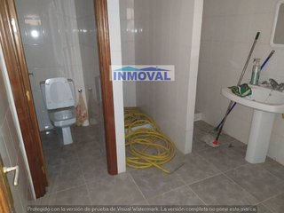 Local comercial en alquiler en Los Llanos - Av. de los Estudiantes en Valdepeñas