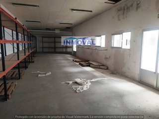 Local comercial en alquiler en Los Llanos - Av. de los Estudiantes en Valdepeñas