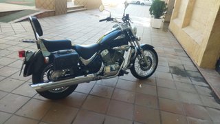 Suzuki 250 C.C. Negra Estilo Cruiser