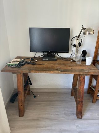 Escritorio de madera rústico