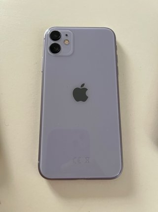 iPhone 11 64GB Morado y 2 fundas