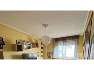 Piso en venta en As Lagoas en Ourense