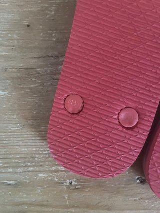 Chanclas de dedo rojas niño/a. NUEVAS