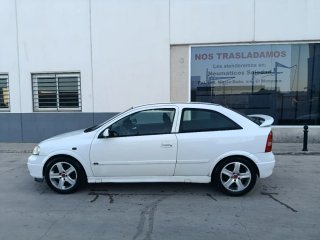 Opel Astra dti único dueño sport