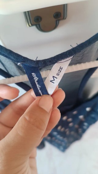 Camiseta tirantes lunares azul y blanco