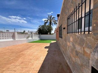 Casa adosada en venta en Playa de los Locos en Torrevieja
