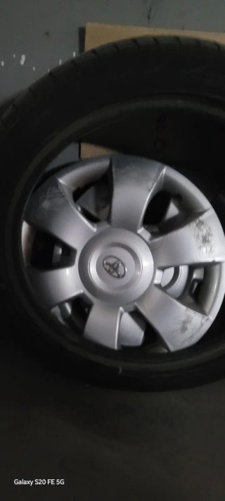 175/65 R15 5 neumaticos.