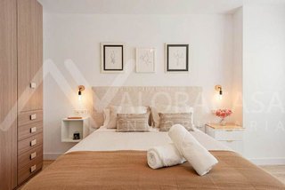 Piso en venta en La Goleta - San Felipe Neri en Málaga