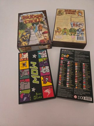 Dos juegos de mesa: Bridge Troll y M.O.W.