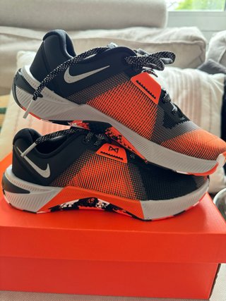 Nike Metcon 10 Negro Naranja