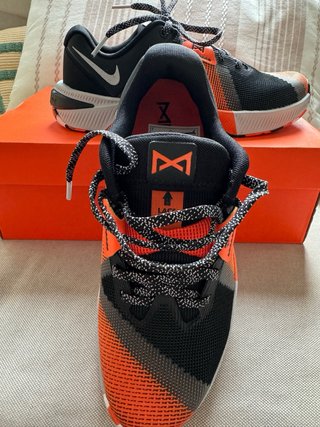 Nike Metcon 10 Negro Naranja